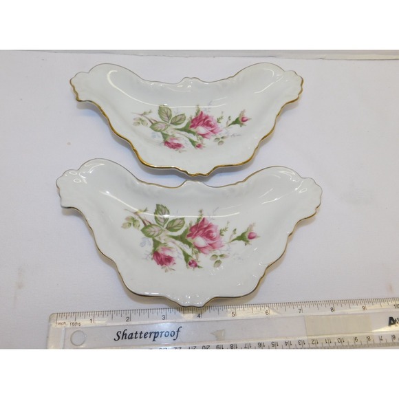 2 Andrea by Sadek Crescent Pink Floral Bone Dish - Picture 1 of 4